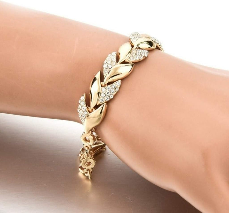 Pulsera elegante de hojas doradas